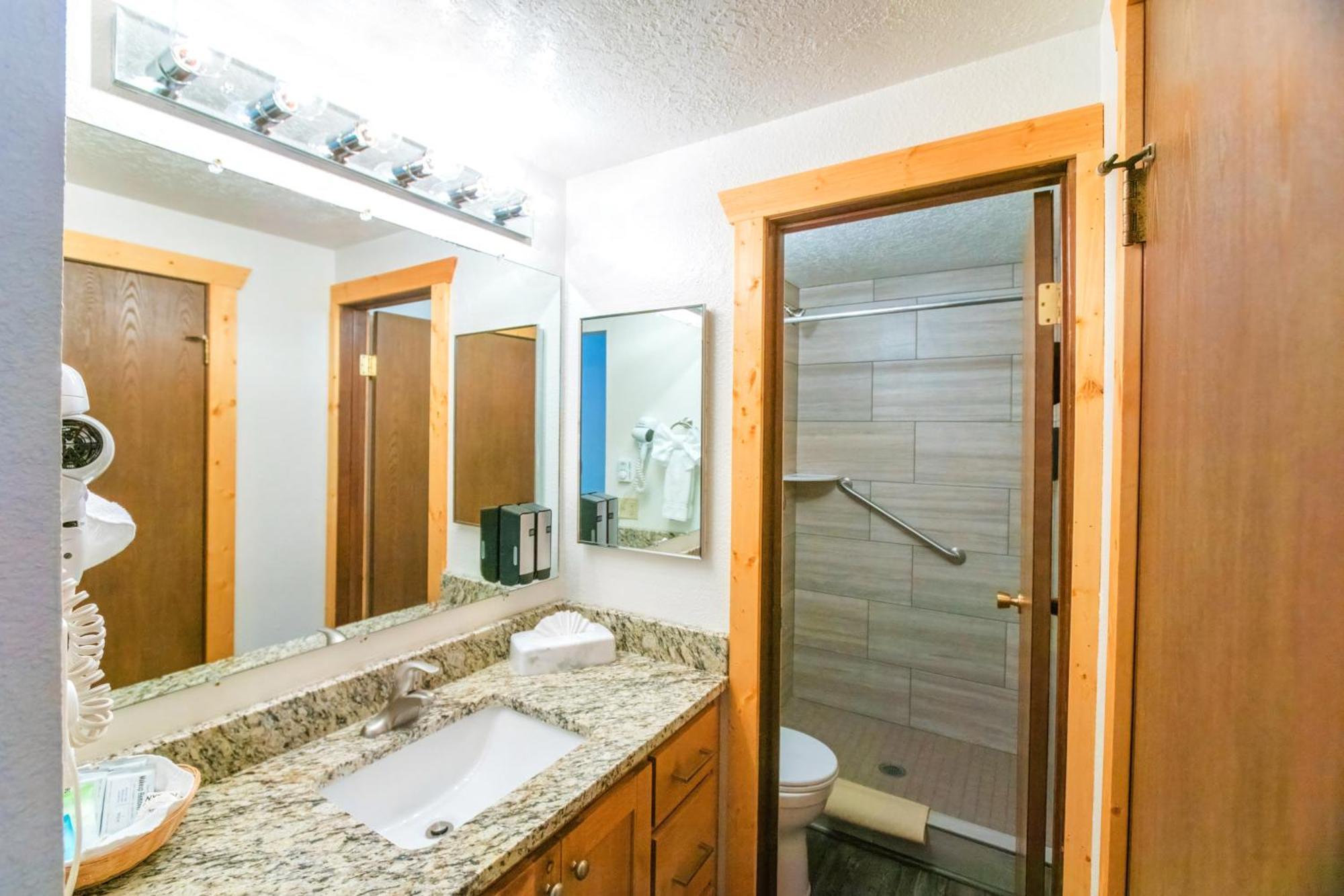 Hotel Timbers At Island Park Chambre photo