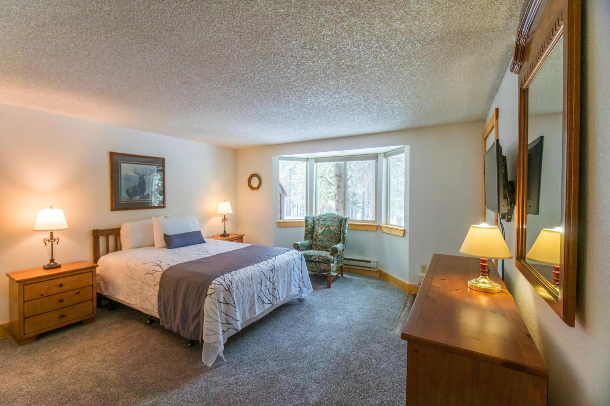Hotel Timbers At Island Park Extérieur photo