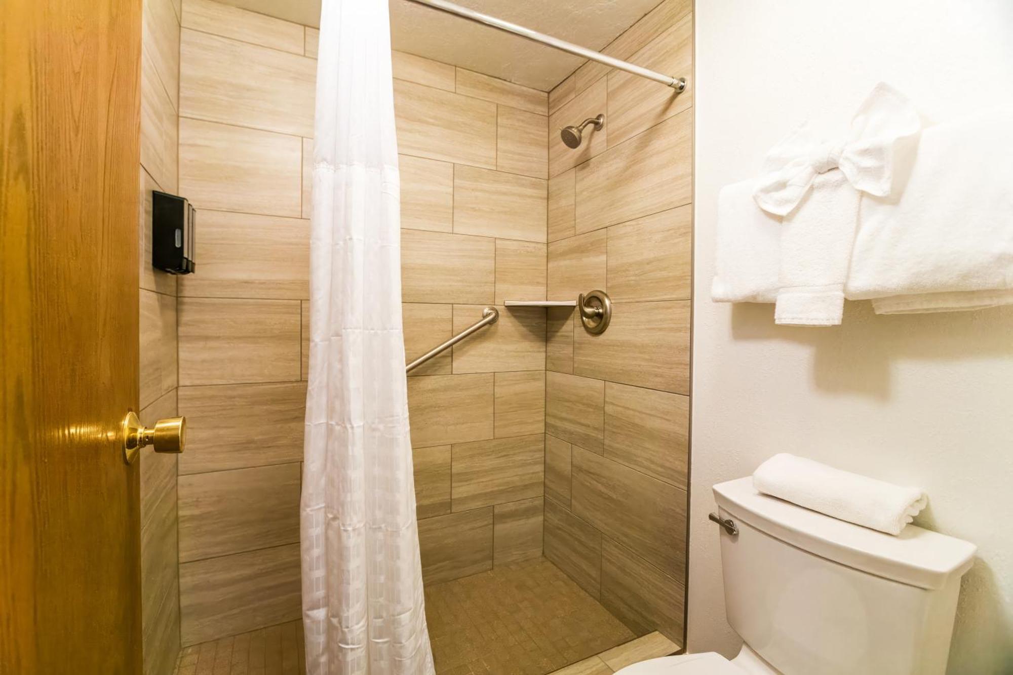 Hotel Timbers At Island Park Chambre photo