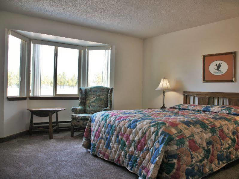 Hotel Timbers At Island Park Extérieur photo
